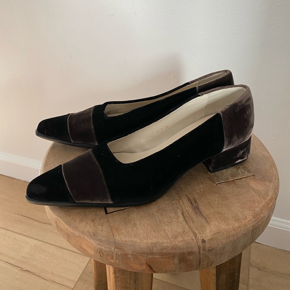 European velvet low heeled loafer